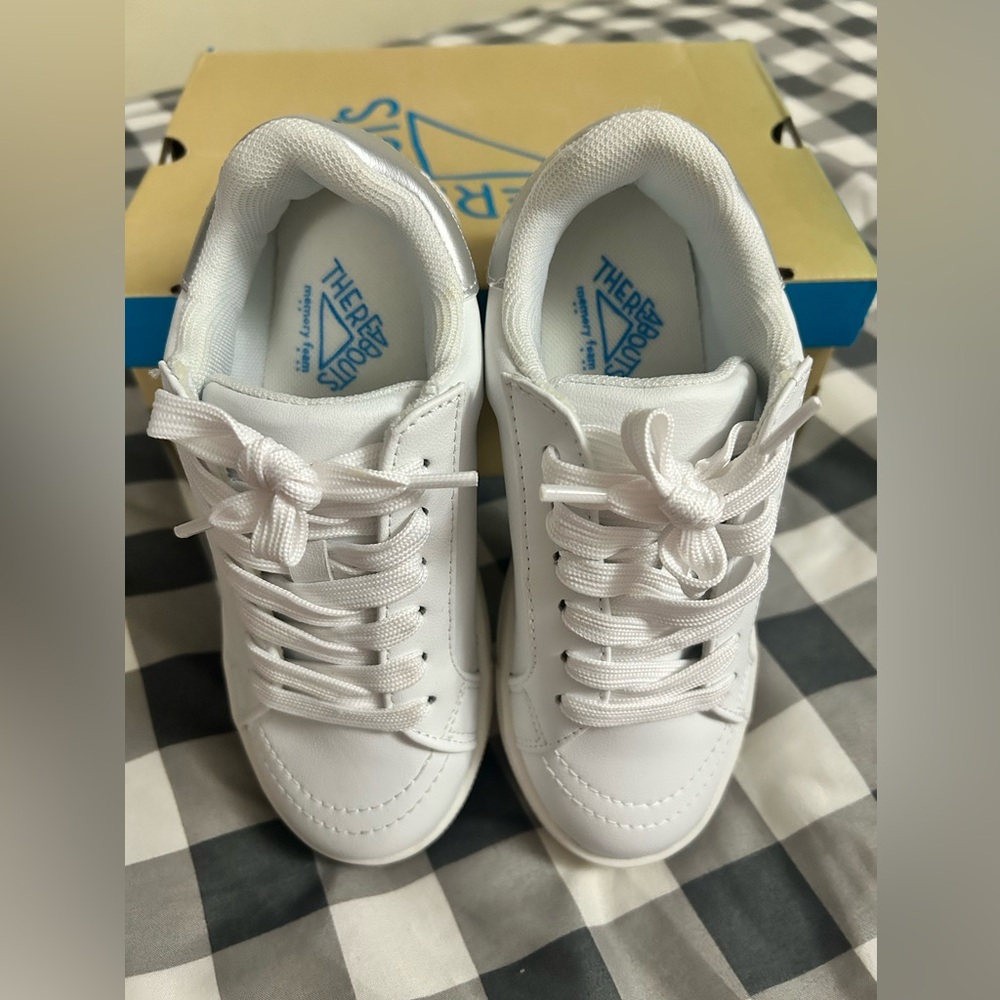 Kids White Lace-Up Sneakers with Star Perforation - Picture 6 of 7